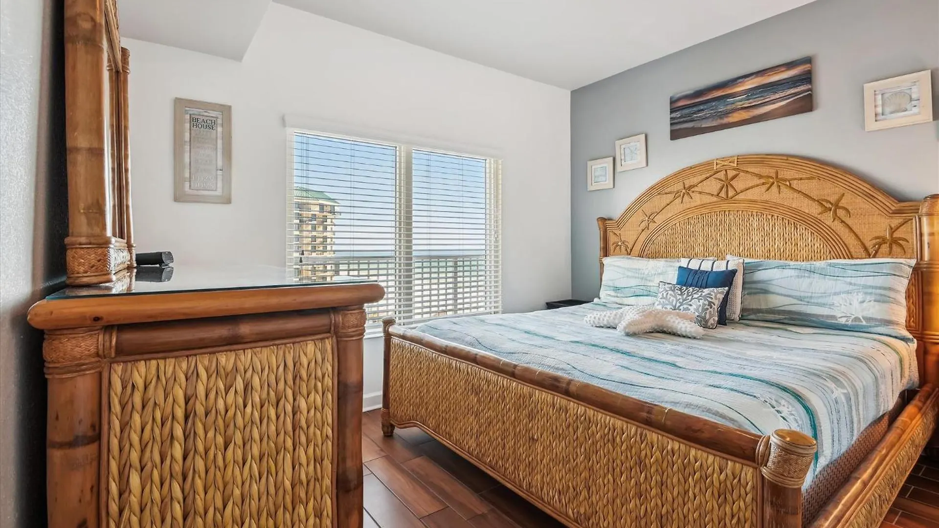 Apartment Shores Of Panama 726 - 1Bdbunks, Sleeps 6, Sunset View! Reserved Parking Space! Free Fun! Condo Panama City Beach