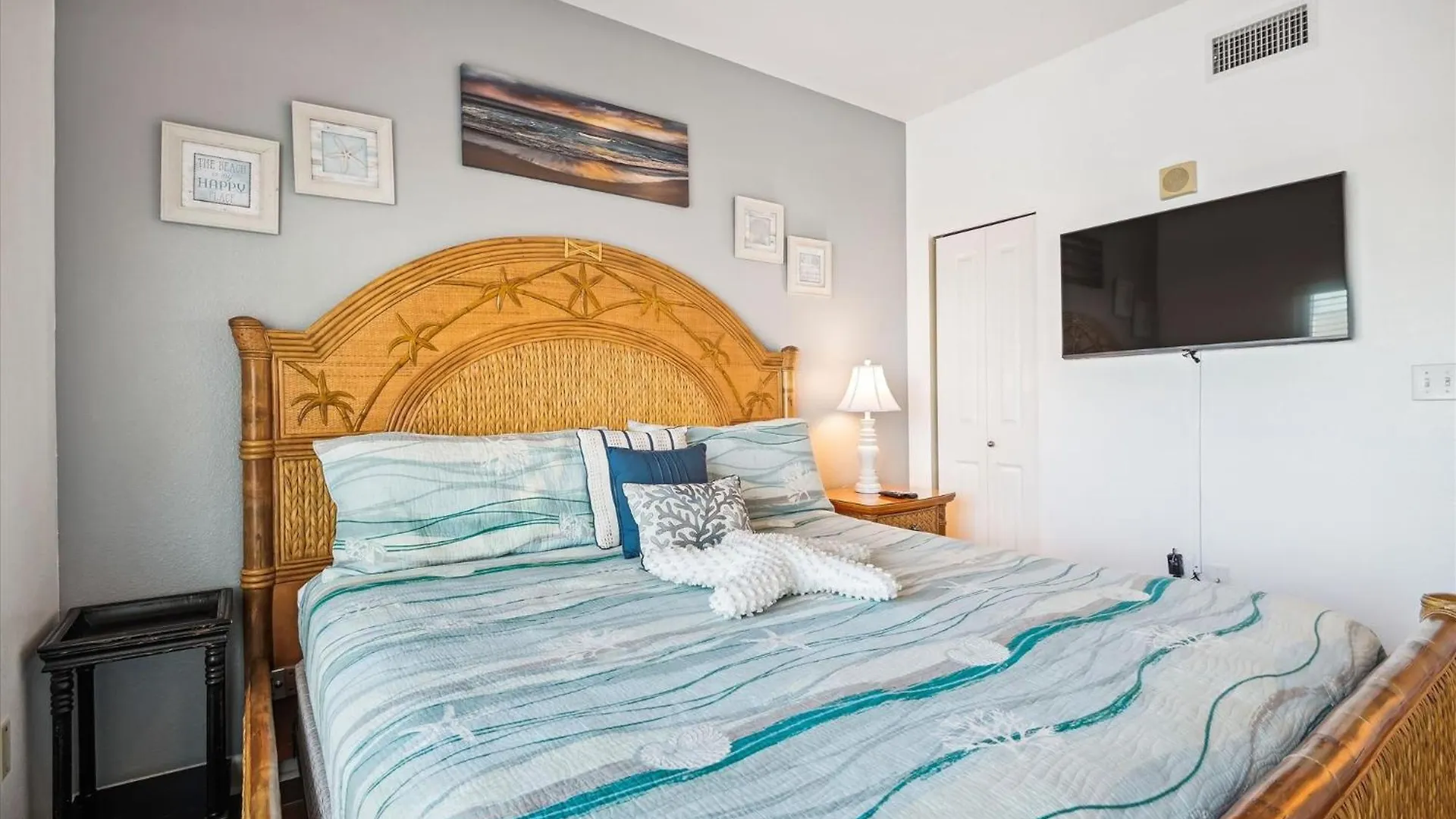 Shores Of Panama 726 - 1Bdbunks, Sleeps 6, Sunset View! Reserved Parking Space! Free Fun! Condo Panama City Beach Apartment